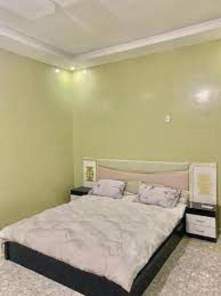 En la foto se muestra el objeto spoon House ubicado en la ciudad de Samā.