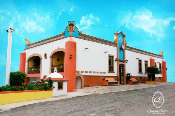 The photo shows the Hotel Quinta Bella located in the city of Tezontepec de Aldama.