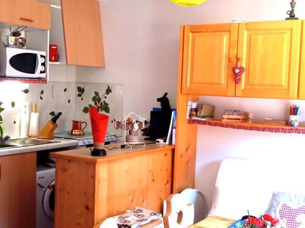 A la foto es mostra l'objecte À louer : Appartement cosy 2 pièces cabine avec vue montagne - FR-1-573-138 situat a la ciutat de Le Biot.