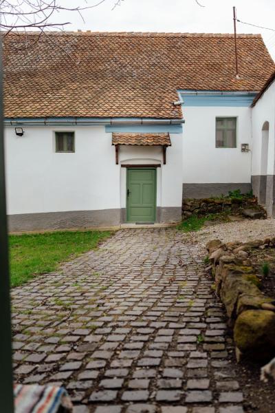 A la foto es mostra l'objecte Abásfalvi Vendégházak situat a la ciutat de Rareş.