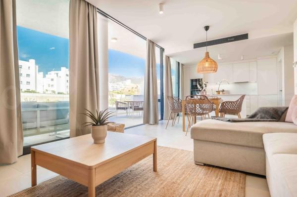 Foto 1: Spacious gem with terrace, BBQ and pool REMS