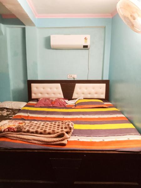 Auf dem Foto ist das Objekt Ramji guest house in der Stadt Ayodhya zu sehen.