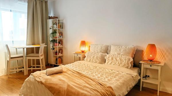 Sema White Studio, Bucarest