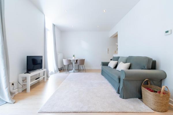 Deluxe Doppelzimmer mit Balkon — 80 m² - Bright, Spacious Apartments & Perfectly Located in the Heart of Ghent