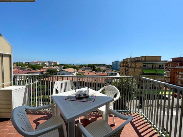 Bild 1: Flat by the sea with a balcony