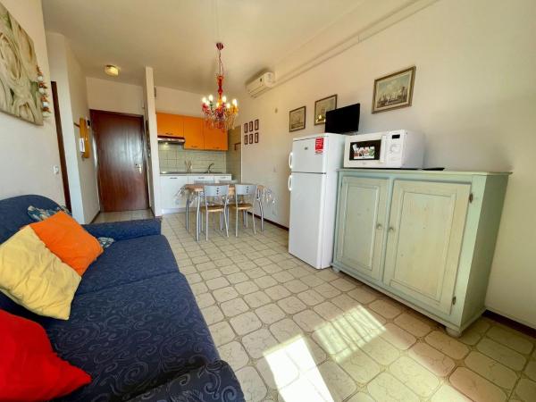 Bild 2: Flat by the sea with a balcony