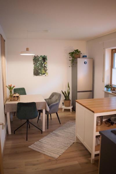 På bildet vises objektet BaumHaus - kleines Ferienglück som ligger i byen Karlstadt.