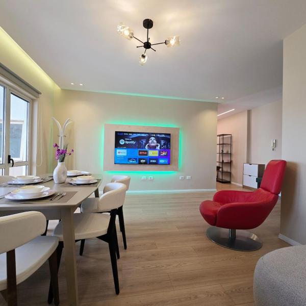 Sky Penthouse, Tirana