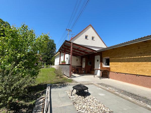 Na fotografii je vidět objekt Chalupa u Čížků nacházející se ve městě Puclice.