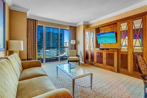 MGM 1BR Suite 7th Floor Strip View, Balcony, Las Vegas