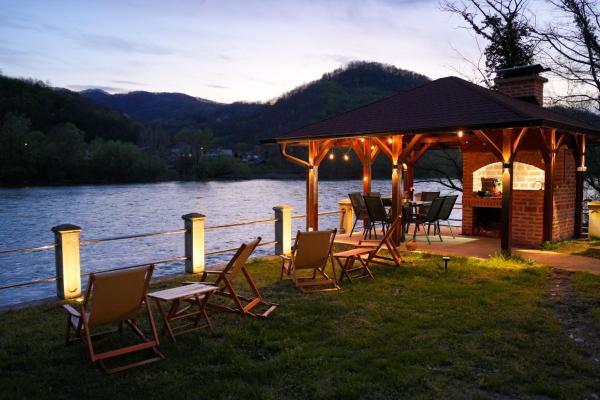 På billedet ses objektet Drina Water House beliggende i byen Tornik.