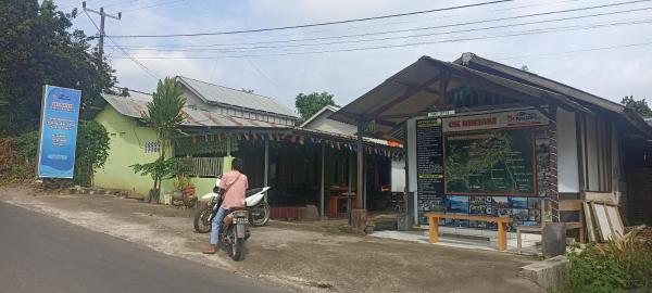 På billedet ses objektet oke Rinjani hostel beliggende i byen Labuhancari.