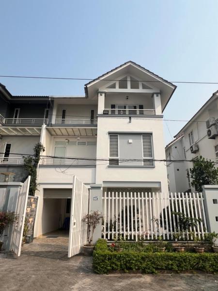 Auf dem Foto ist das Objekt Khu biệt thự cao cấp village Mê Linh in der Stadt Xóm Niêm zu sehen.