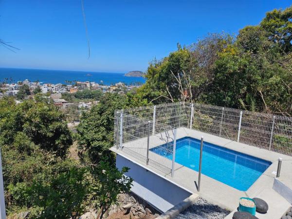 A la foto es mostra l'objecte Las Cabañas del Tio Lalo situat a la ciutat de Monteón.