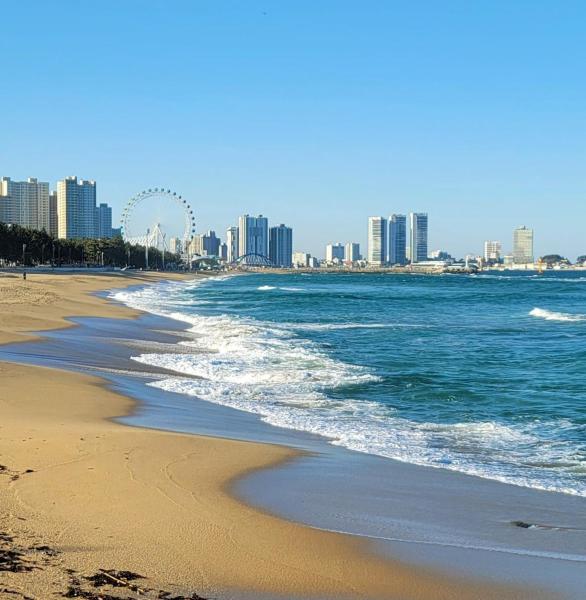 A la foto es mostra l'objecte Sokcho Beach Full Option Stay with Free Parking situat a la ciutat de Sokcho.