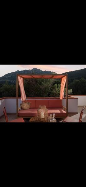 På bildet vises objektet casa vacanza La Collina som ligger i byen Cugnana Verde.