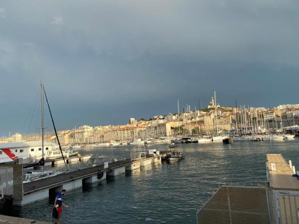 Le beau soleil à Marseille, Marseille
