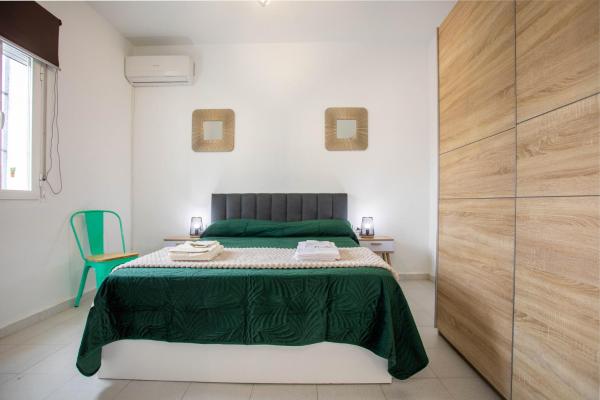 Na fotografii je vidět objekt Apartamento Casa Puerta del Sol I nacházející se ve městě La Roca de la Sierra.