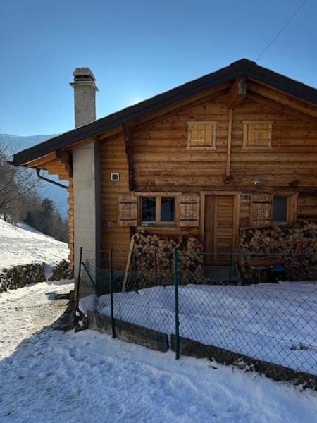 A la foto es mostra l'objecte Chalet El Nido Nendaz situat a la ciutat de Iserables.