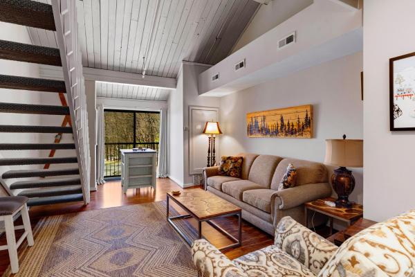 A la foto es mostra l'objecte Mountain Inn Lodge 82 with Wintergreen Advantage situat a la ciutat de Wintergreen.