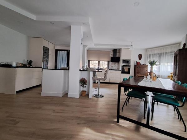 A la foto es mostra l'objecte El Rincon La Roca situat a la ciutat de El Espinar.