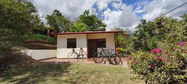 A la foto es mostra l'objecte Cabaña Buganville situat a la ciutat de Choachí.