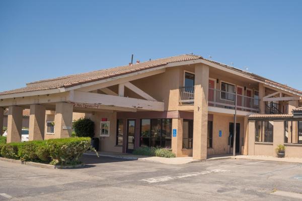 Op de foto is het object Motel 6 Soledad, CA te zien, gelegen in de stad King City.