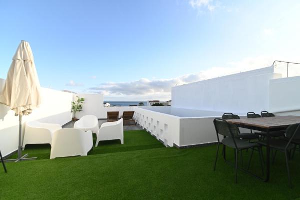 A la foto es mostra l'objecte Lagoa Sea View by Vacationy situat a la ciutat de Lagoa.