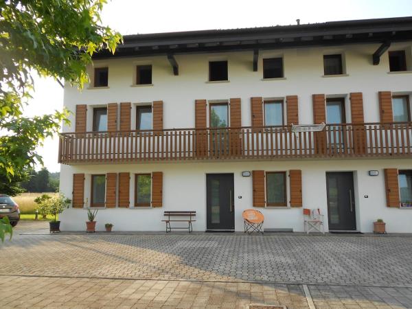 Nella foto è visibile l'oggetto La casa nel verde situato nella città di Nemeggio.