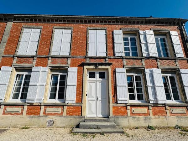 A la foto es mostra l'objecte Beautiful Champagne house situat a la ciutat de Orconte.