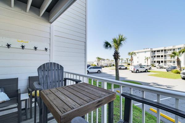 Billede 2: Beachfront Abode with Pool Access in Gulf Shores!