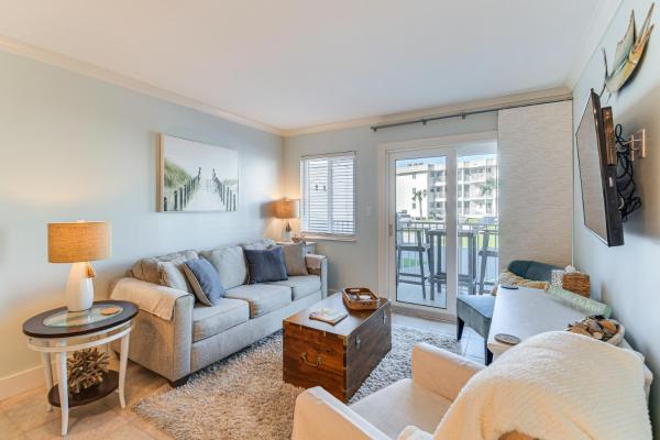 Billede 4: Beachfront Abode with Pool Access in Gulf Shores!