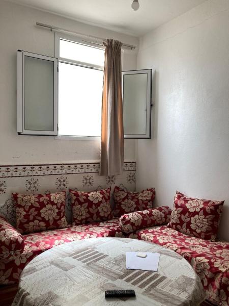 A la foto es mostra l'objecte small appartement situat a la ciutat de Aourir.