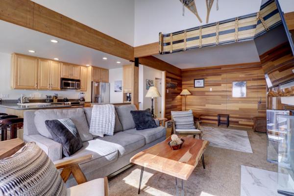 På billedet ses objektet VP211 Village Point condo beliggende i byen Copper Mountain.