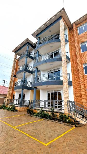 Foto 2: Spacious & Quiet 2BR Apt with Wi-Fi Buwate Mall