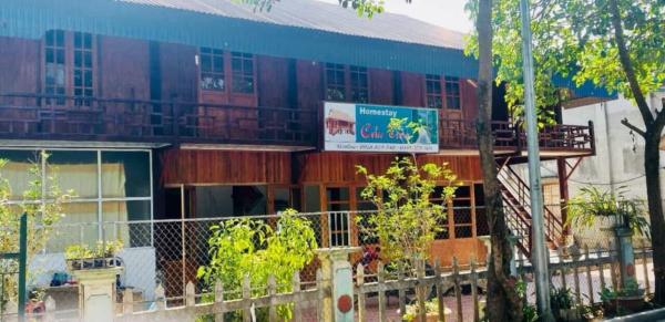 照片显示了位于Trạm Tấu市的Cầu Treo Homestay物件。