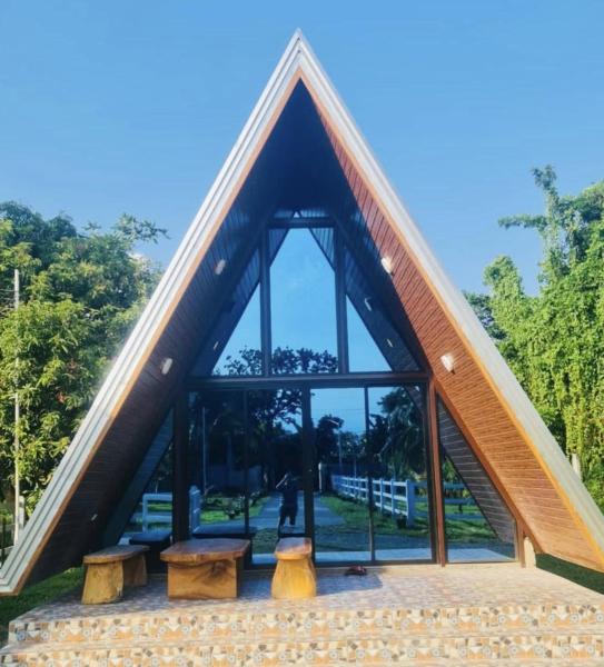 Na fotografii je vidět objekt Casa Munoz Resort nacházející se ve městě Tiaong.