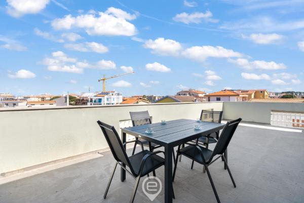 写真にはアルゲーロ市にあるPanadès Haven Apartmentが写っています。