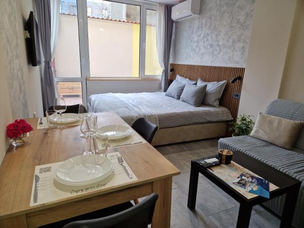 På billedet ses objektet Malavi DV34 top center apartment Ruse beliggende i byen Ruse.
