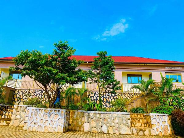 På bilden syns objektet Blooming Homes Uganda som ligger i staden Kyebando.
