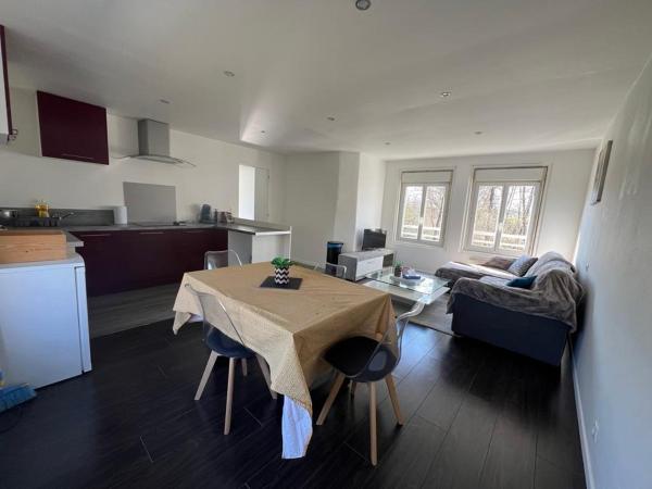 A la foto es mostra l'objecte Appartement calme et paisible au bord de la rivière situat a la ciutat de Ernée.