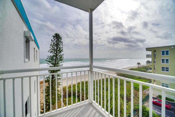 På billedet ses objektet Steps to Sand Satellite Beach Condo with Views! beliggende i byen Satellite Beach.