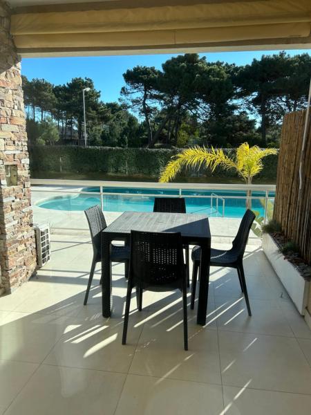 A la foto es mostra l'objecte Tortugas Pinamar Exclusivo Departamento situat a la ciutat de Pinamar.