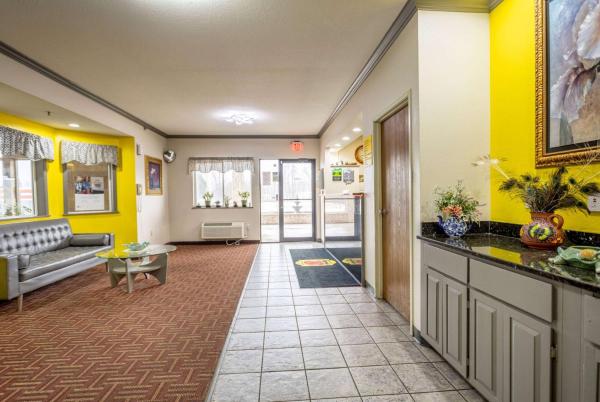 Foto 5: Super 8 by Wyndham Big Rapids