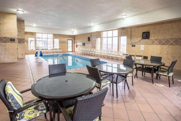 Foto 8: Super 8 by Wyndham Big Rapids