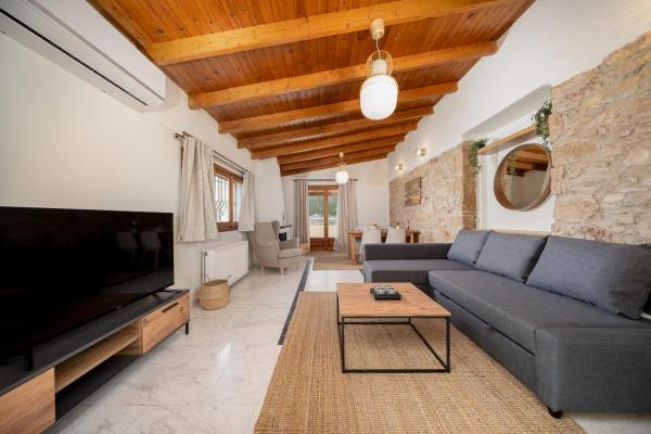 A la foto es mostra l'objecte Elida Inn Near ATH Airport situat a la ciutat de Markopoulon.