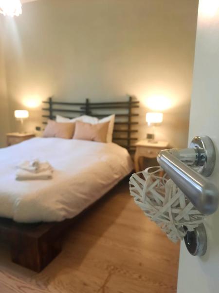 The photo shows the A casa di Milo located in the city of Prato.