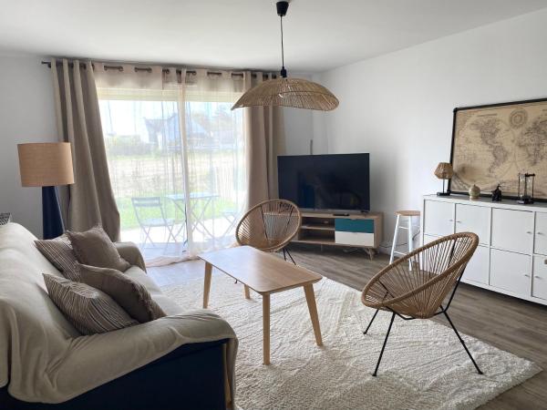 The photo shows the Le Lanroz beau T2 dans résidence privée Lambezellec located in the city of Bohars.