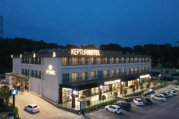 Op de foto is het object Keptur Hotel te zien, gelegen in de stad Duacı.