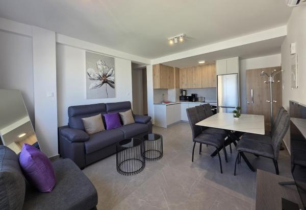 Spacious Two Bedroom Suites in Old Town, Pafos